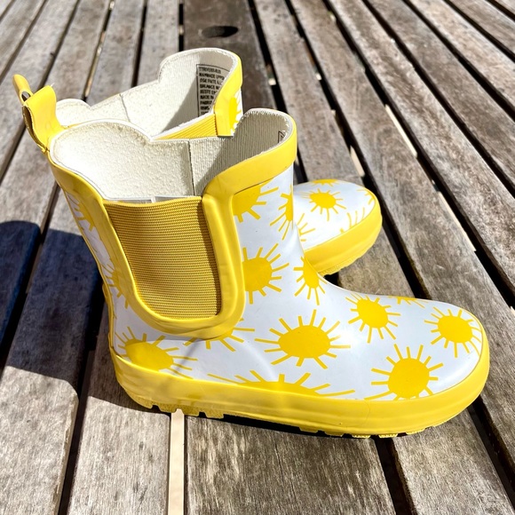 None Shoes 1 Short Rain Boots Rubber Boots With Suns Poshmark
